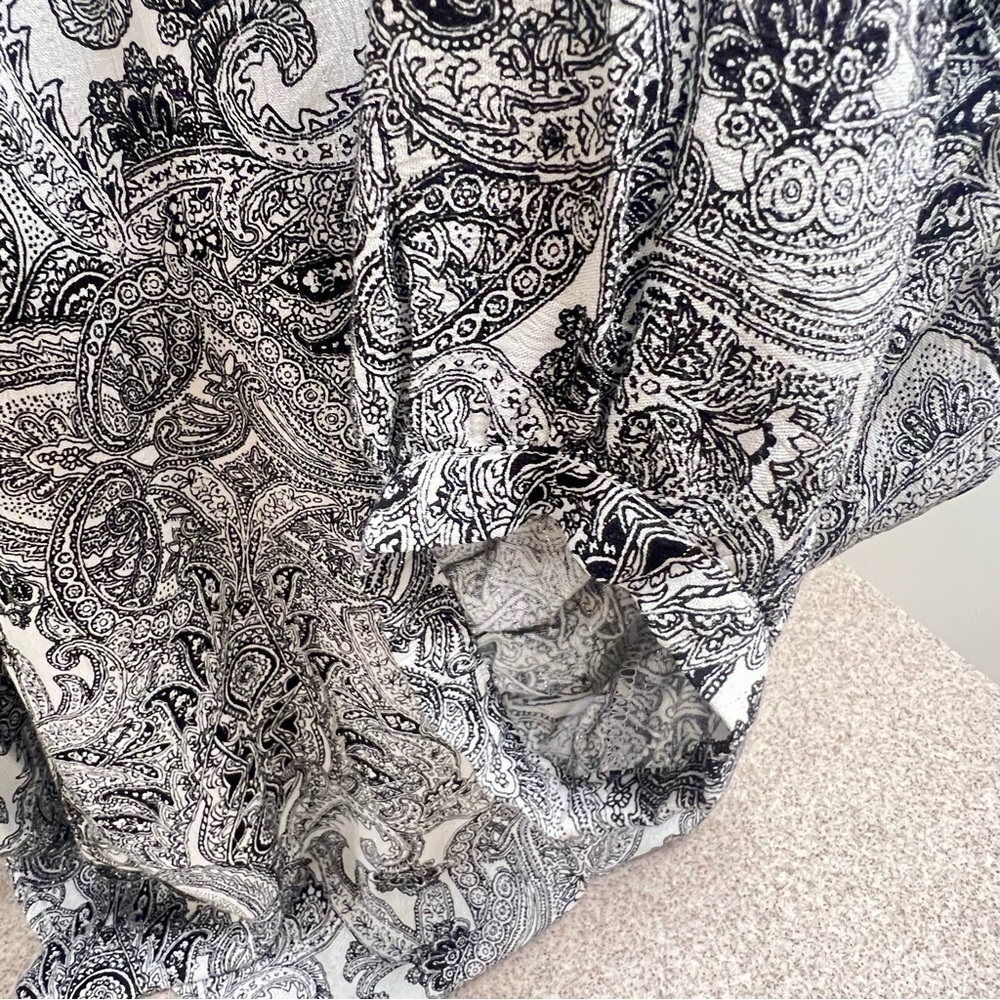 Studio Floral Paisley Long Sleeve Blouse Shirt Size L Black White Women - Picture 5 of 7